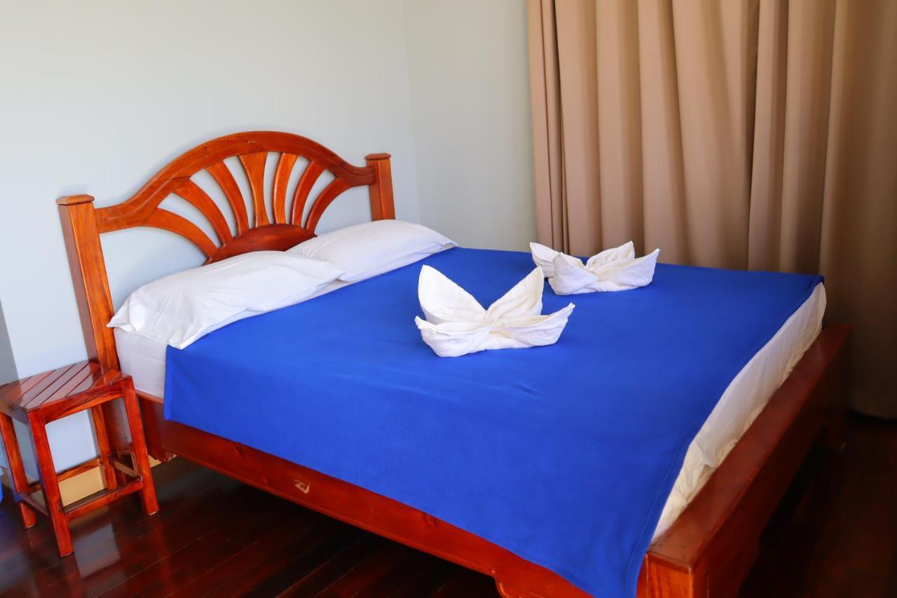 Ban Sulada Guest House Laem Ngop Exteriör bild