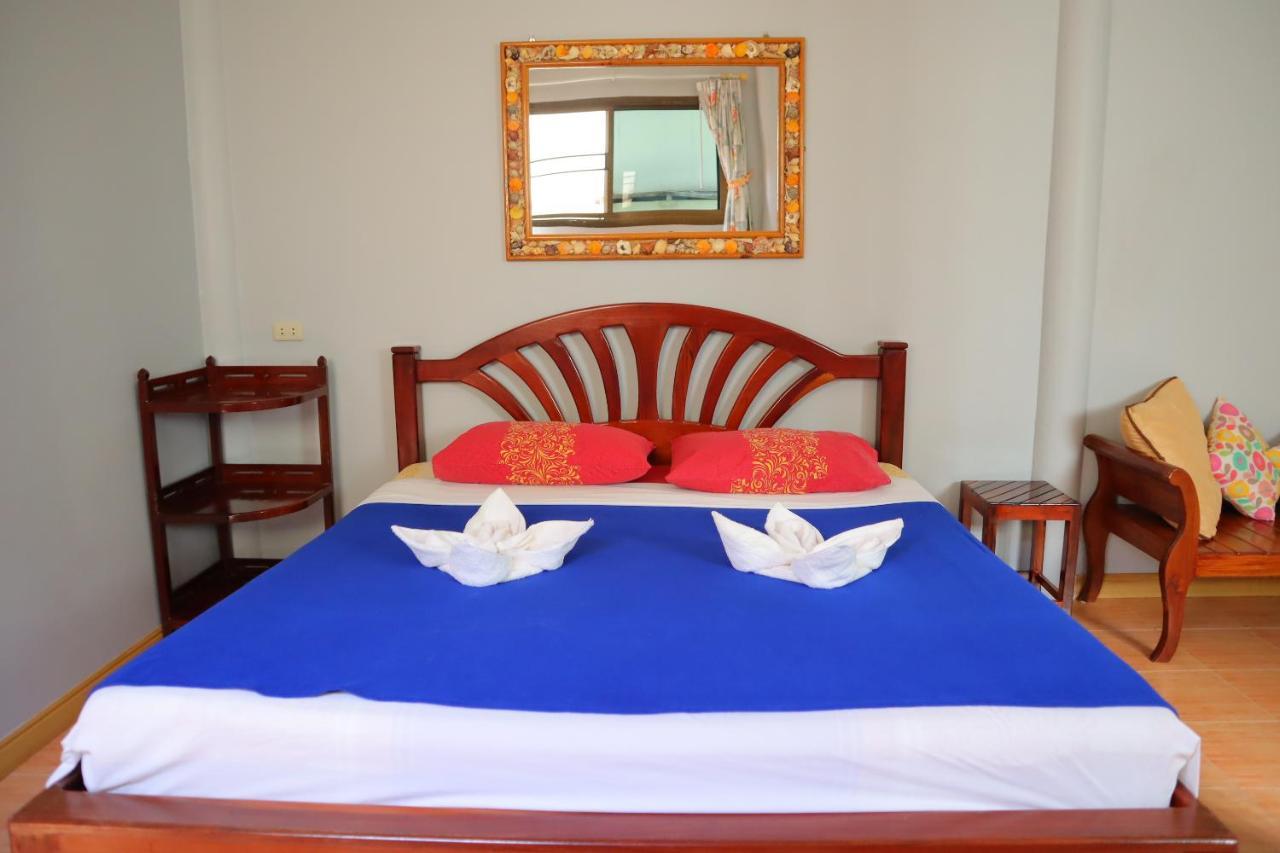 Ban Sulada Guest House Laem Ngop Exteriör bild