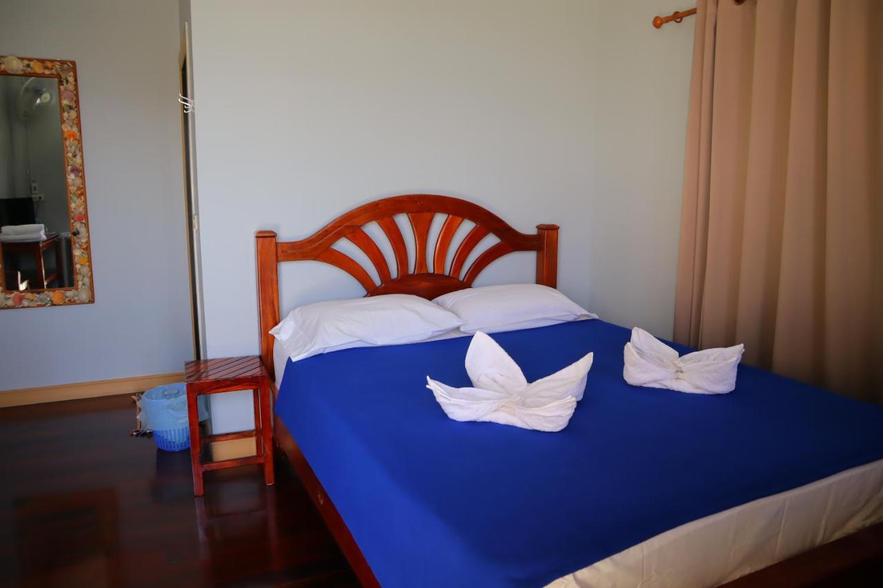 Ban Sulada Guest House Laem Ngop Exteriör bild