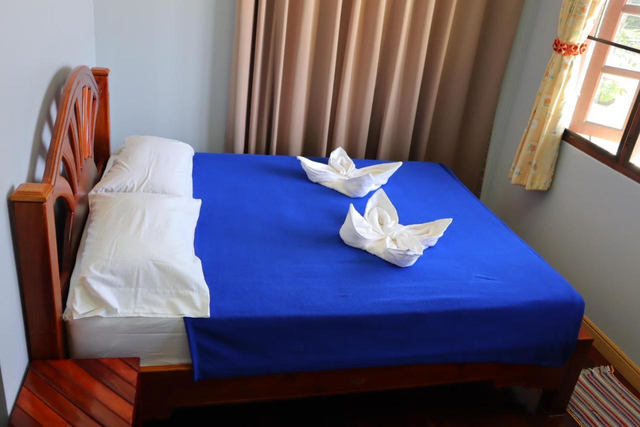 Ban Sulada Guest House Laem Ngop Exteriör bild
