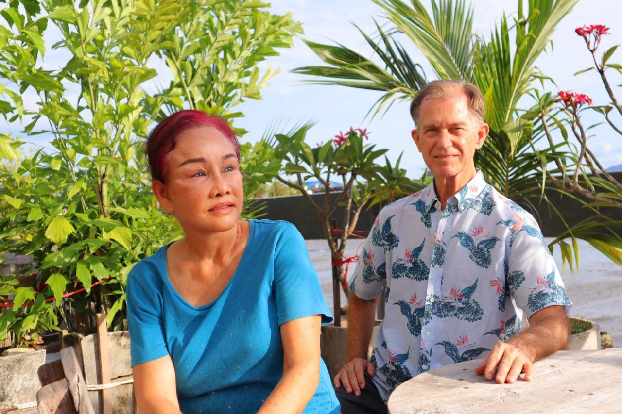 Ban Sulada Guest House Laem Ngop Exteriör bild