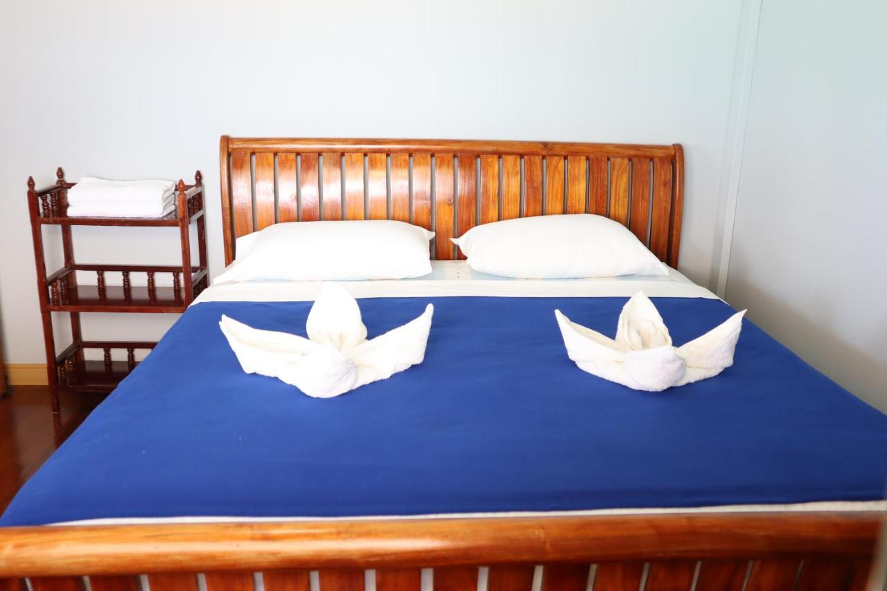 Ban Sulada Guest House Laem Ngop Exteriör bild